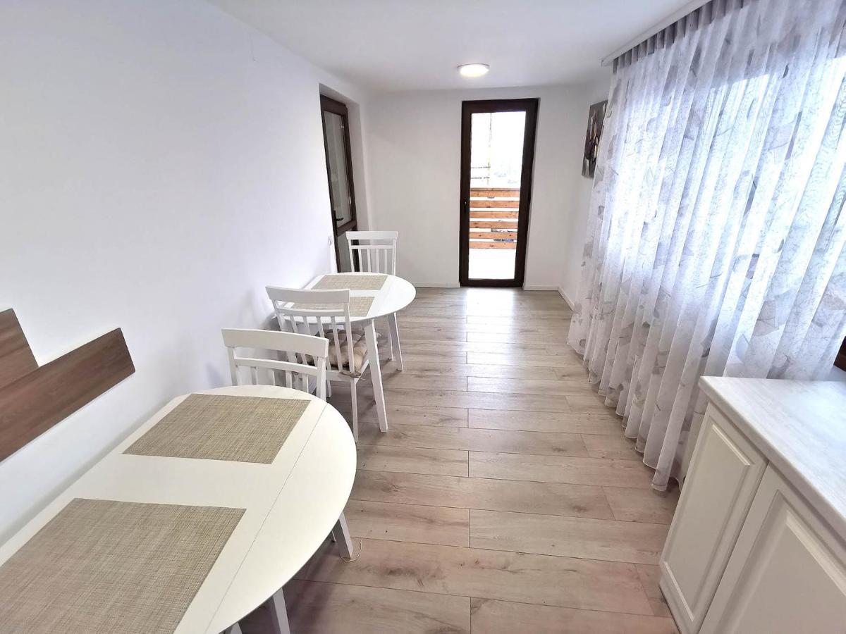 Vila Aras Simeria Exterior photo